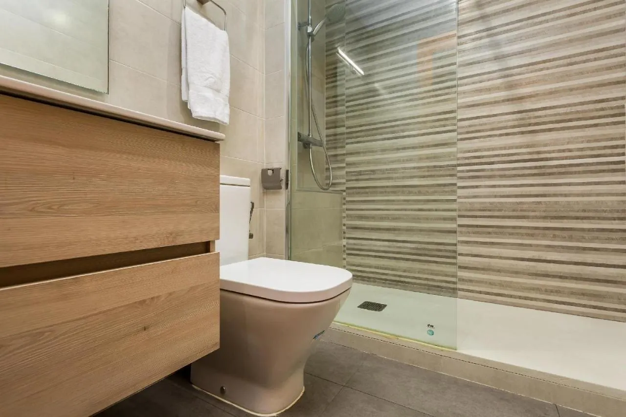 Gracia Gem Ac, Near Fontana Metro, Hipster Haven Apartment Barcelona