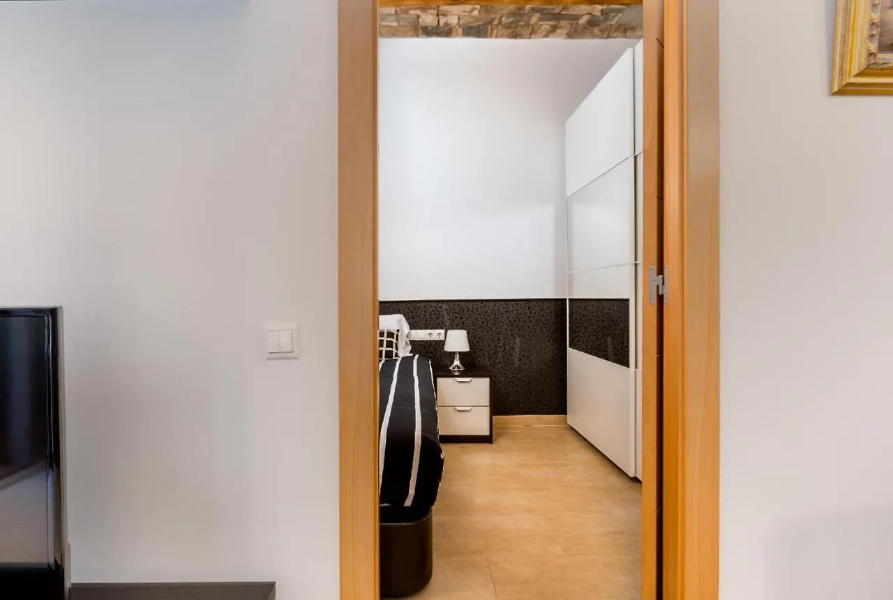 Gracia Gem Ac, Near Fontana Metro, Hipster Haven Apartment Barcelona