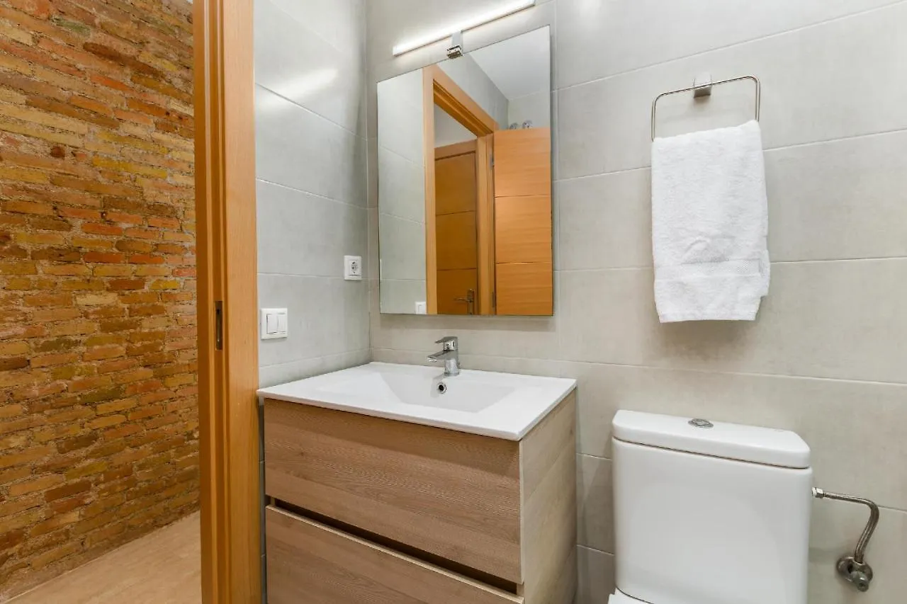 Gracia Gem Ac, Near Fontana Metro, Hipster Haven Apartment Barcelona