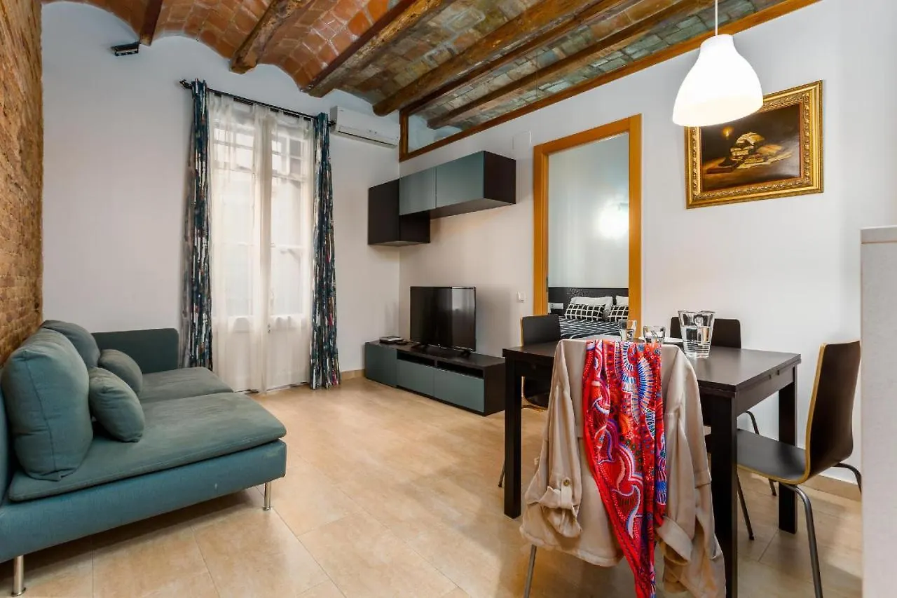 Gracia Gem Ac, Near Fontana Metro, Hipster Haven location
